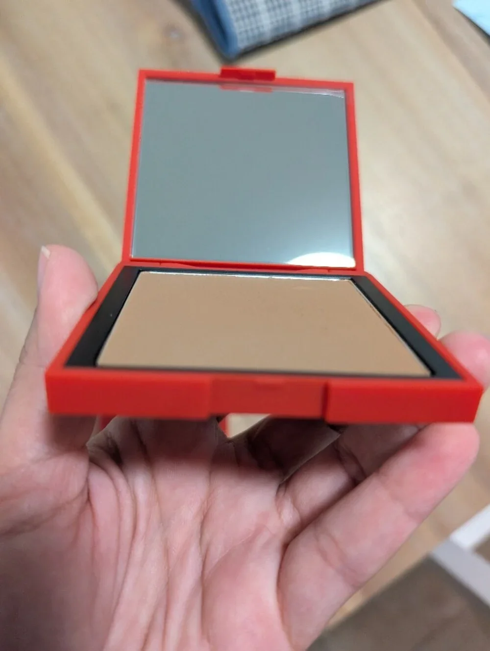 Hung Vanngo Beauty Soft Blurring Bronzer